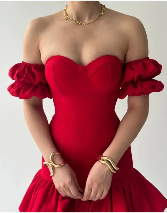 Omarı Zarif Siyah Straplez Elbise