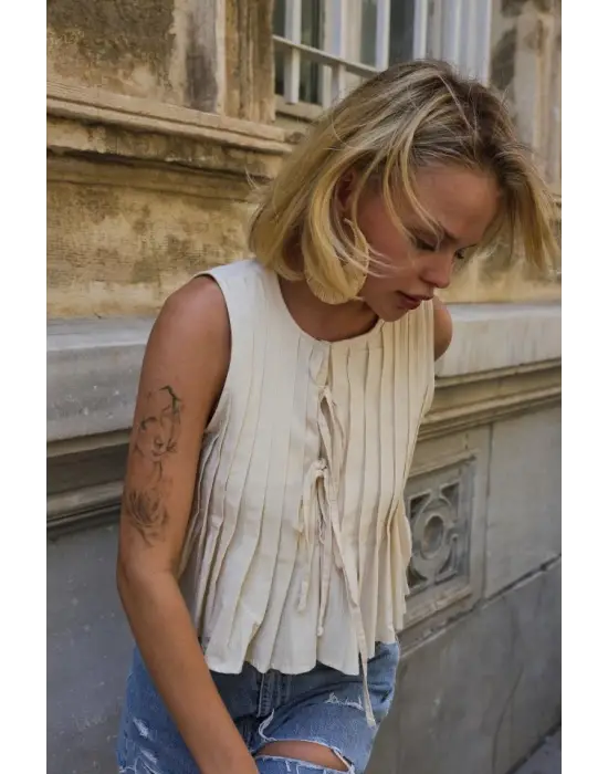 Pileli Bağlamlı Bluz - Natür