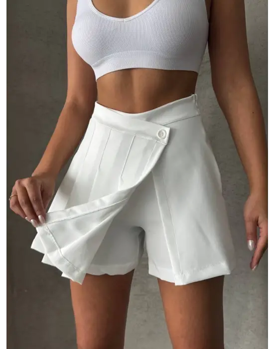 Omarı Yazın Rahatlığını Yakalayın! Beyaz Piliseli Düğmeli Şort Etek