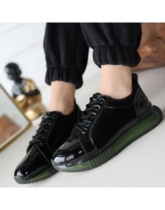 Modern Siyah Rugan Spor Ayakkabı