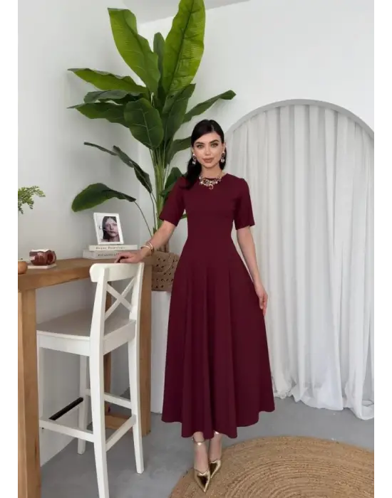 Omarı Zarif Asimetrik Kesim Pliseli Midi Elbise