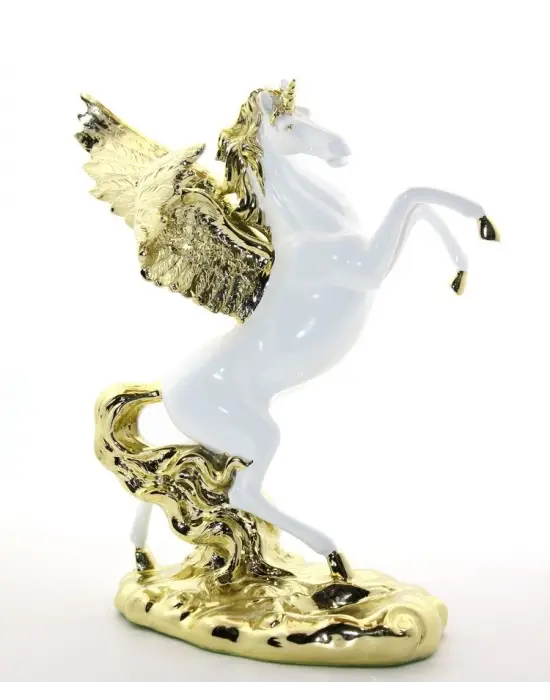 Polyester Şahlanan Kanatlı At Figürü