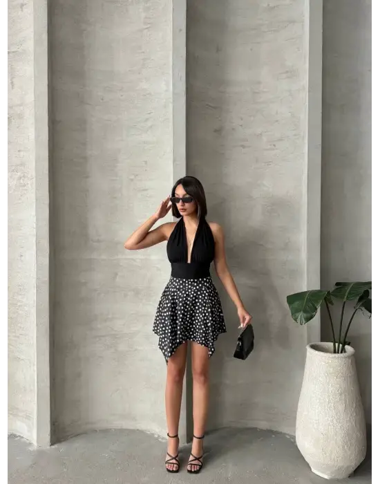 Omarı Çarpıcı Puantiyeli Etek Modası