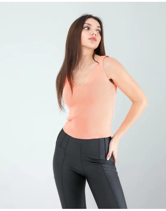 Çarpıcı Merdiven Yaka Crop Bluz