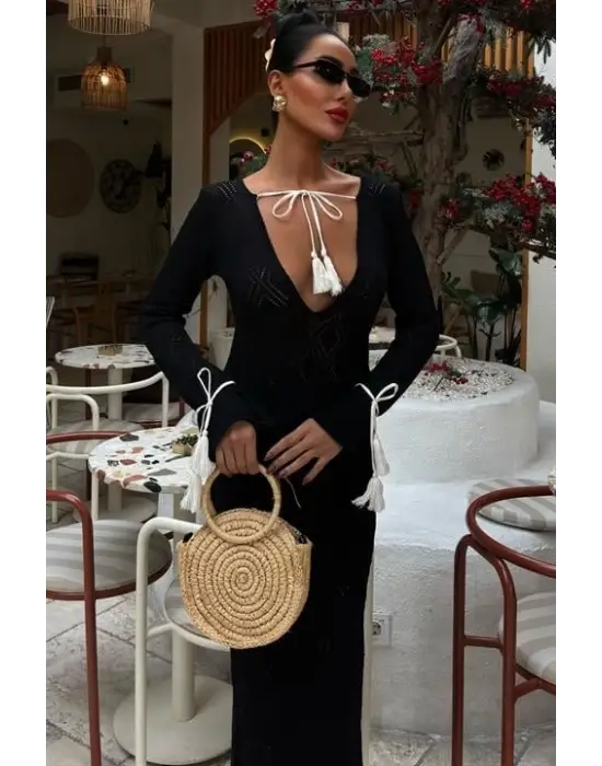 Omarı Zarif Püskül Detaylı V Yaka Elbise