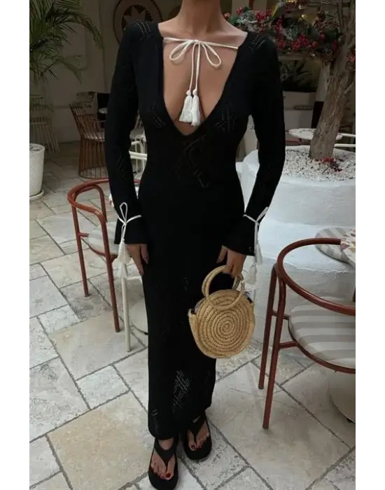 Omarı Zarif Püskül Detaylı V Yaka Elbise