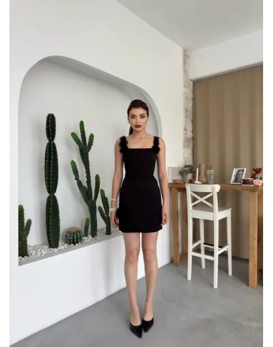 Omarı Zarif Mini Elbise Modeli