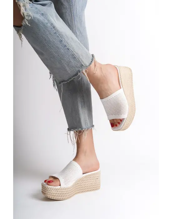 Rahat Dolgu Topuklu Bayan Terlik