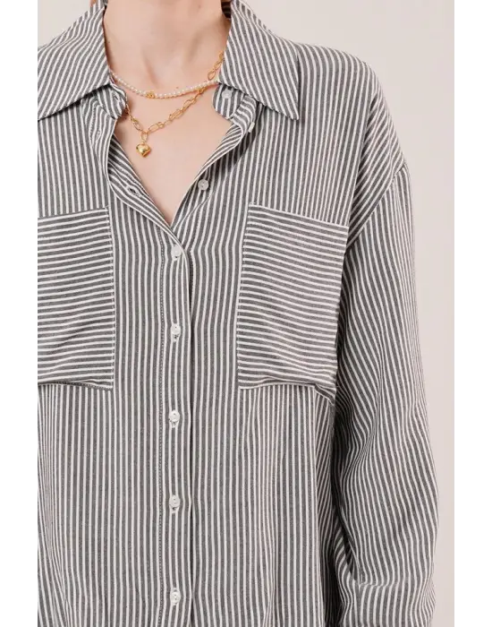 Omarı Gri Gömlek Yarasa Kol ve Cep Detaylarıyla Stilinizi Tamamlayın