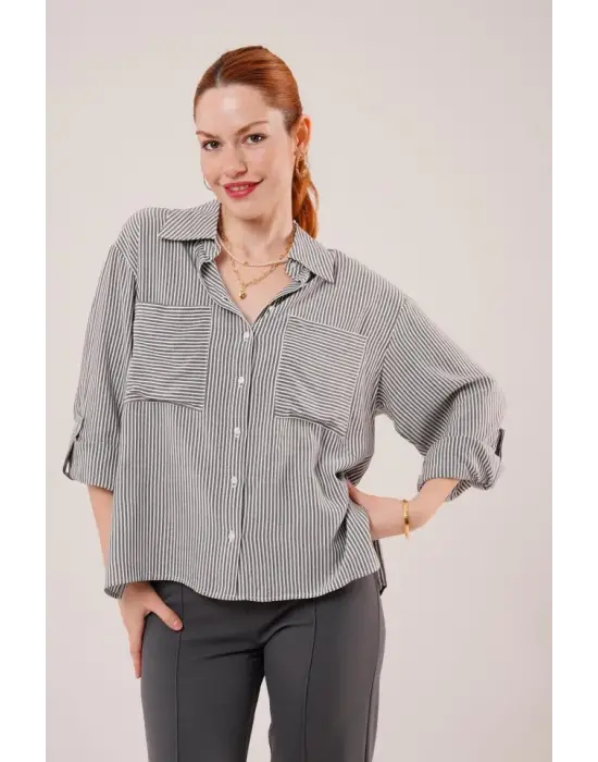 Omarı Gri Gömlek Yarasa Kol ve Cep Detaylarıyla Stilinizi Tamamlayın