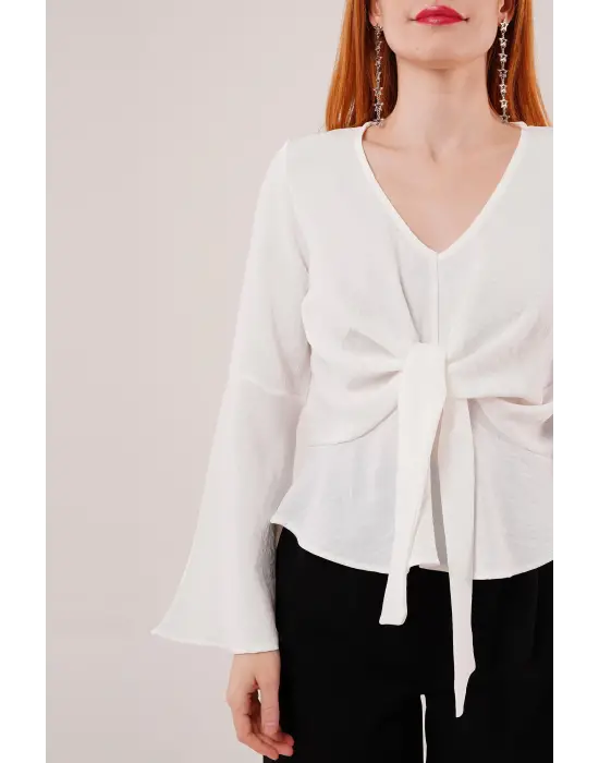 Omarı Ön Bağlamalı Beyaz Bluz
