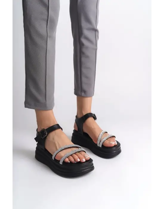 Rahat Tabanlı Bayan Sandalet