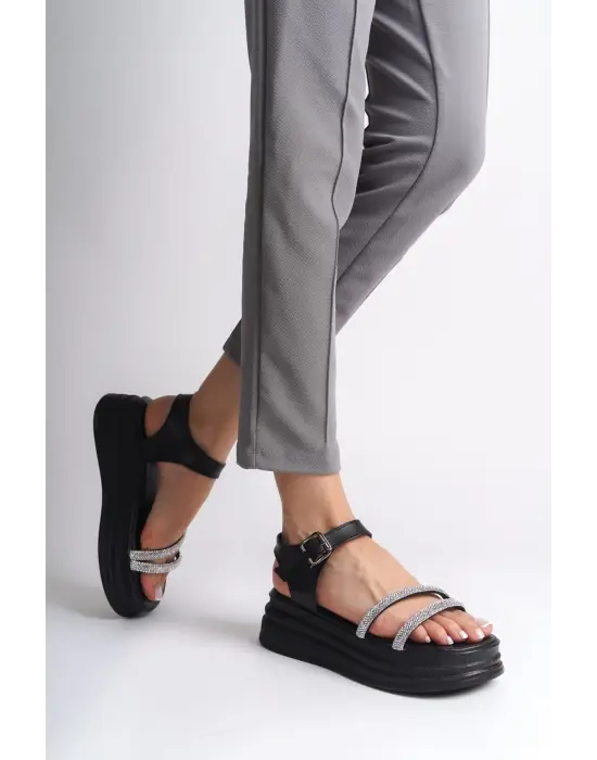 Rahat Tabanlı Bayan Sandalet