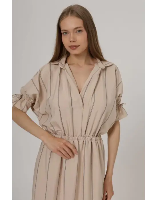 Omarı Beli Lastikli Elbise - Taş Rengi Metalik Detaylarla