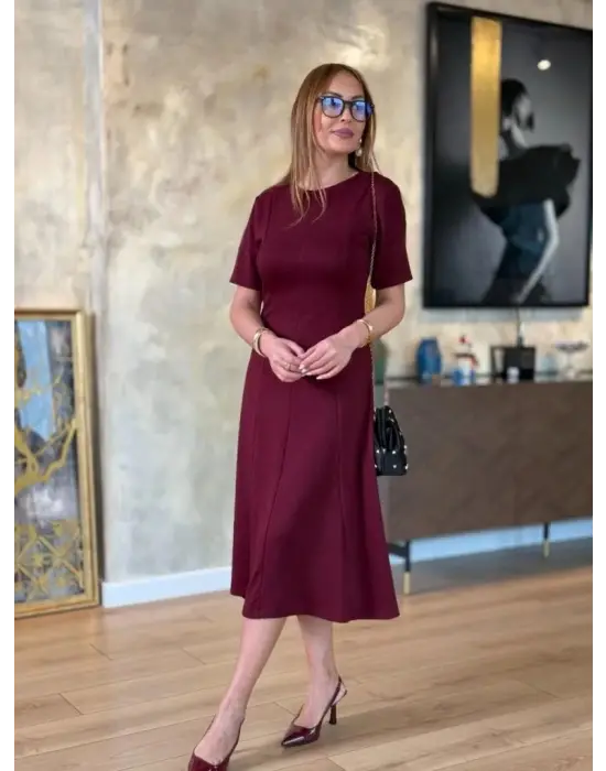 Omarı Şık ve Rahat Kadın Midi Elbise