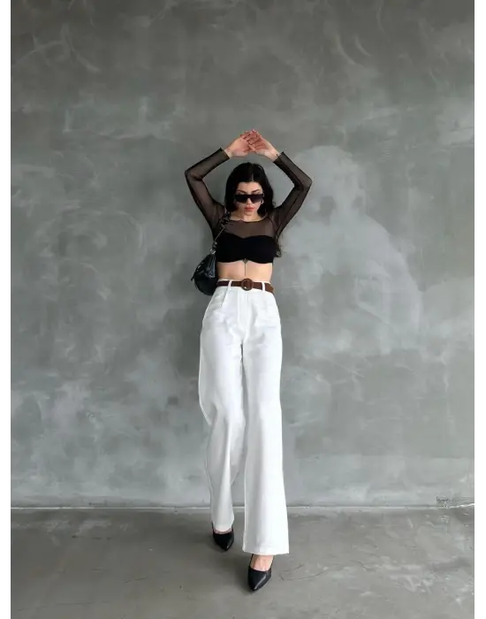 Omarı Yaz Şıklığına Uygun Beli Kemerli Beyaz Pantolon