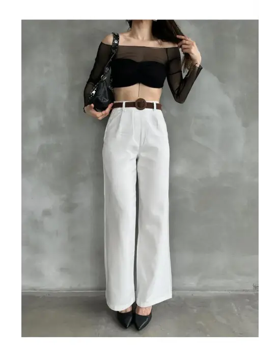 Omarı Yaz Şıklığına Uygun Beli Kemerli Beyaz Pantolon