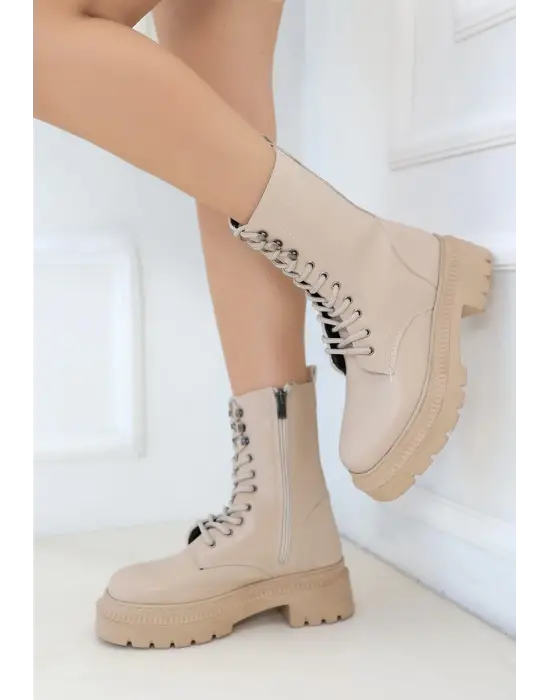 Omarı Ayakları Şık ve Rahat Tutacak Bağcıklı Bot