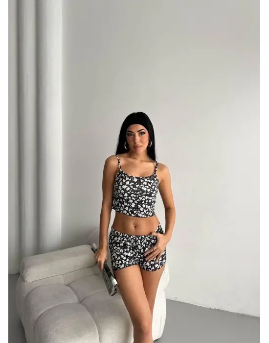 Omarı Rahat ve Şık Kadın Şort Pijama Takımı