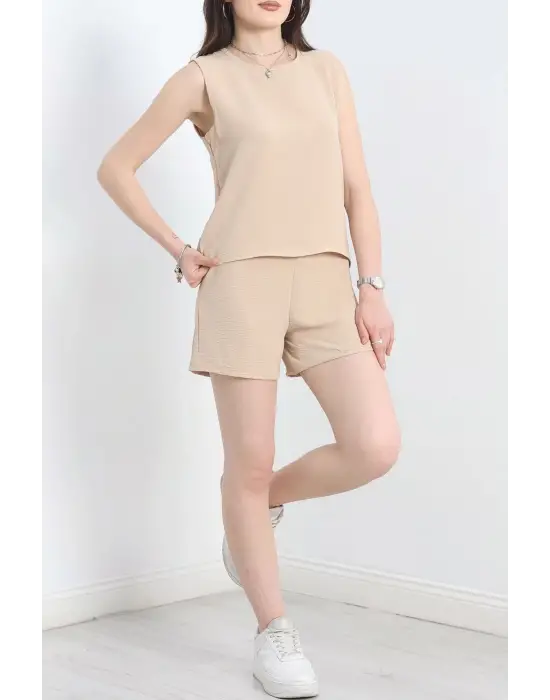Omarı Yazın Stiline Renk Katacak Şortlu Takım