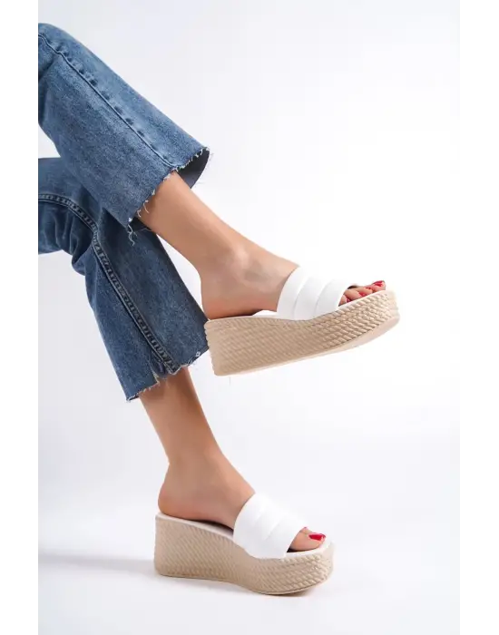 Rahat Dolgu Topuklu Bayan Terlik