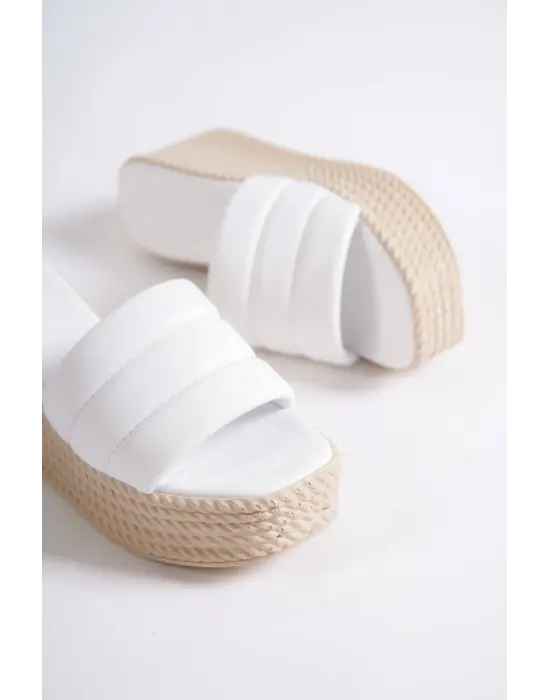 REINA Dolgu Topuklu Rahat tabanlı ayakkabı Tabaan Örgü detaylı Görünümlü Bayan Terlik CKısa Topuk - Beyaz