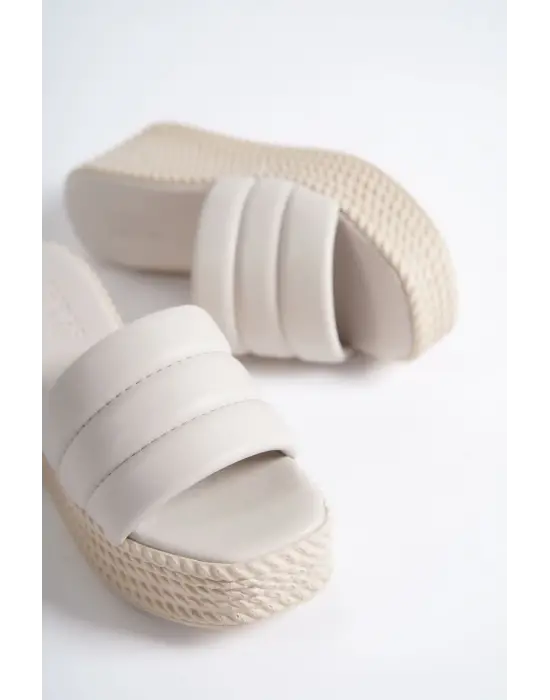 Rahat Dolgu Topuklu Bayan Terlik