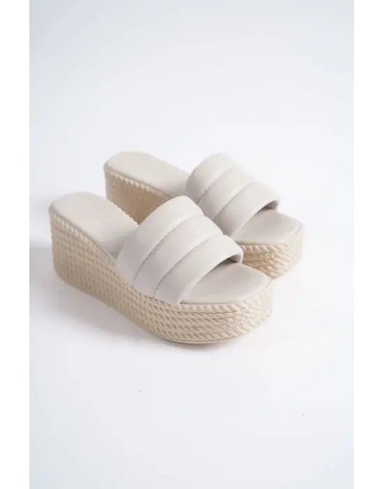 REINA Dolgu Topuklu Rahat tabanlı ayakkabı Tabaan Örgü detaylı Görünümlü Bayan Terlik CKısa Topuk - Krem