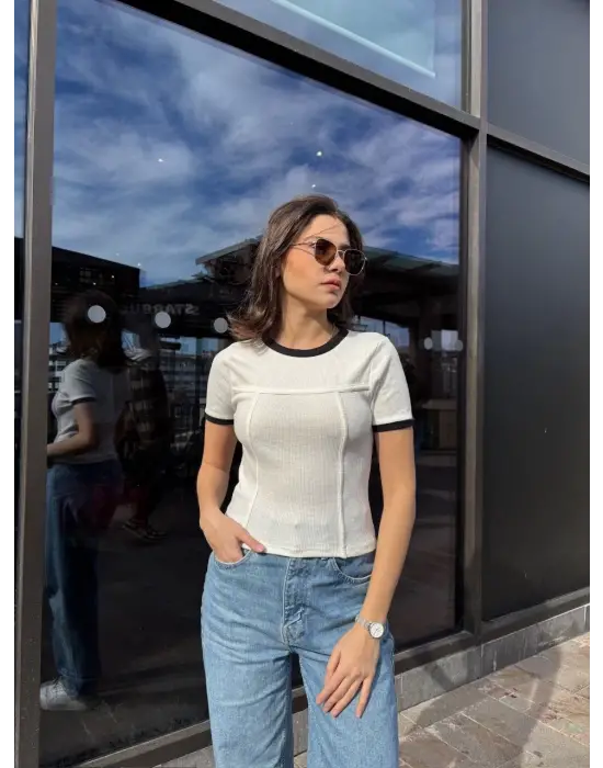 Omarı Yumuşak Doku ve Şık Kesimli Bluz