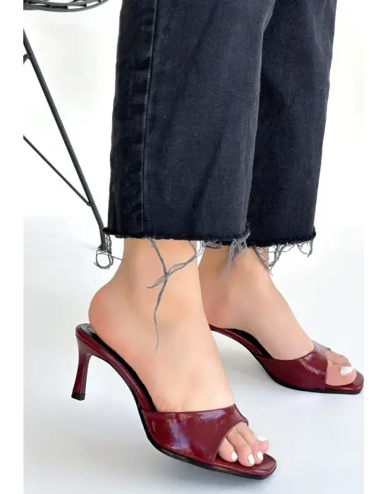 Ribay Bordo Rugan Topuklu Terlik