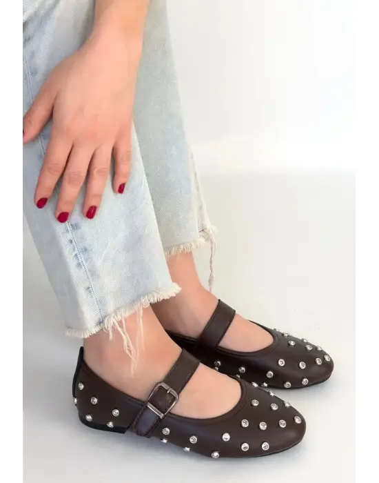   Kahverengi Cilt Kemerli Babet Ayakkabı