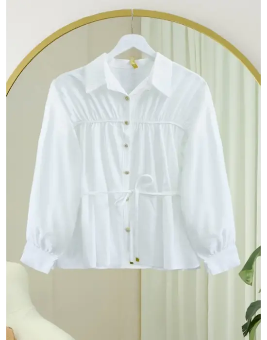 Omarı Beyaz Roba Beli Bağcıklı Gömlek