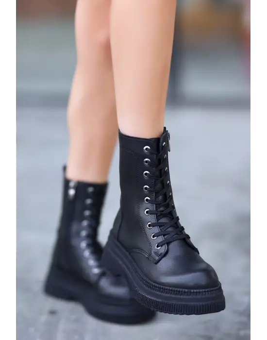 Modern Siyah Bağcıklı Bot