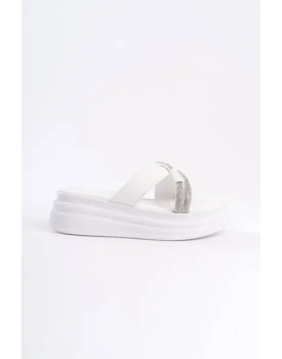 Modern Beyaz Çapraz Şeritli Kalın Tabanlı Ayakkabı