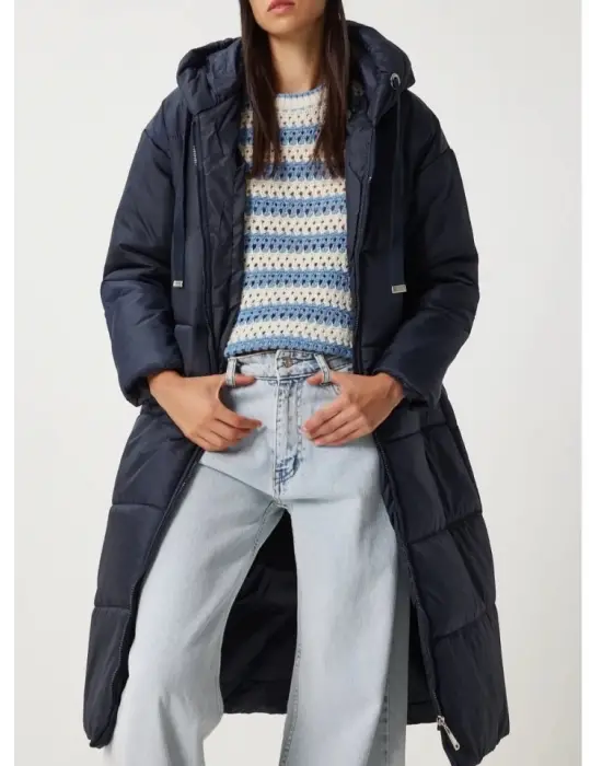 Omarı Uzun Kaban Sabit Kapşonlu ve Kuş Gözü Detaylı