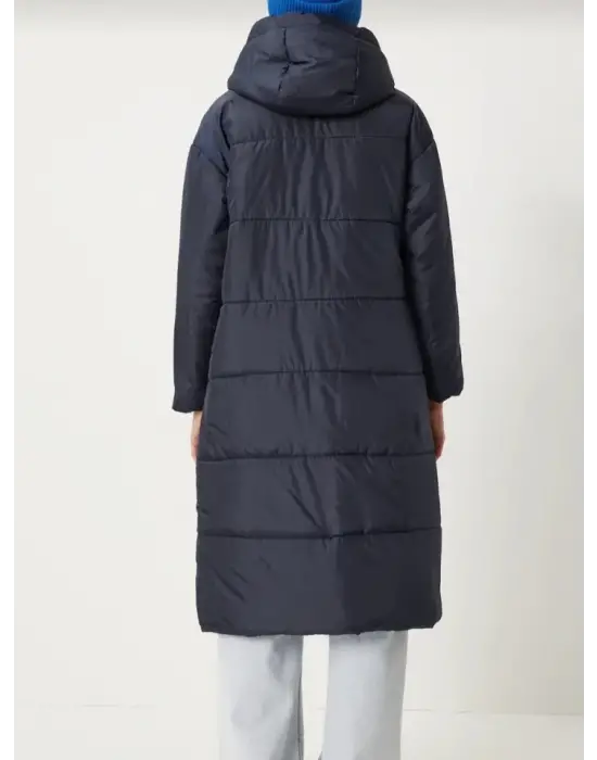 Omarı Uzun Kaban Sabit Kapşonlu ve Kuş Gözü Detaylı