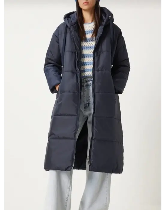 Omarı Uzun Kaban Sabit Kapşonlu ve Kuş Gözü Detaylı