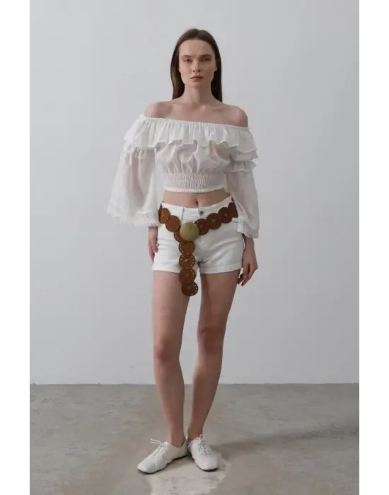 Omarı Hafif ve Şık Beyaz Bluz