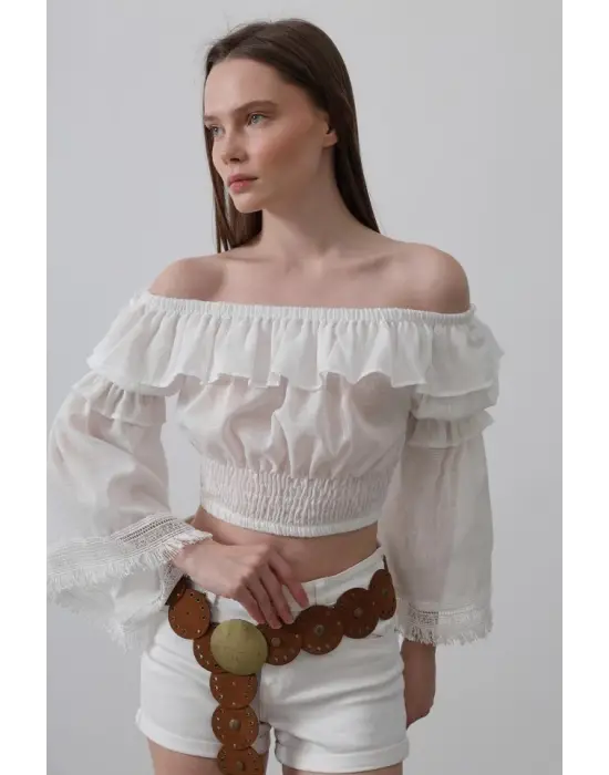 Omarı Hafif ve Şık Beyaz Bluz