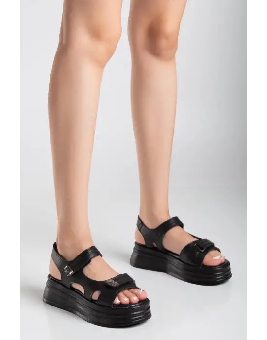 Saide Siyah Cilt Cırt Cırtlı Sandalet