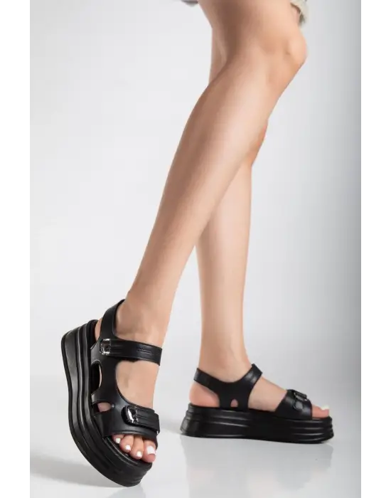 Saide Siyah Cilt Cırt Cırtlı Sandalet