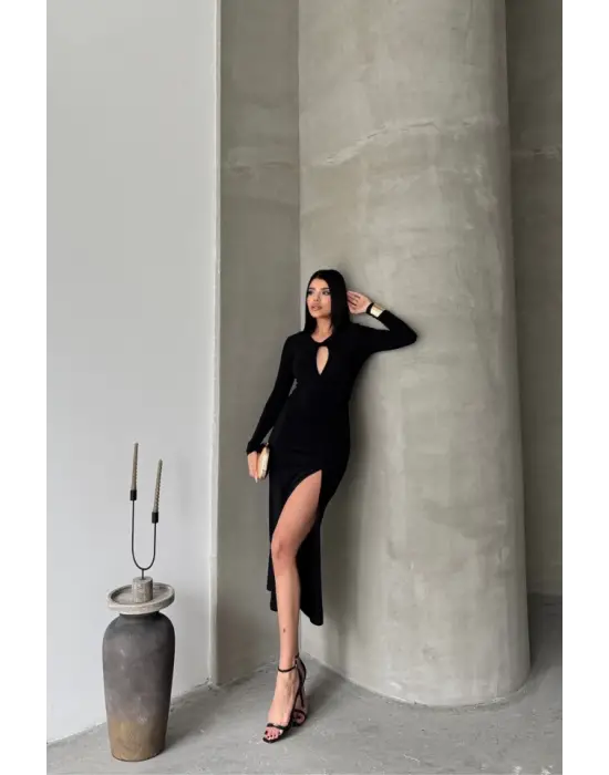Omarı Şık Siyah Elbise Büzgü Detayıyla