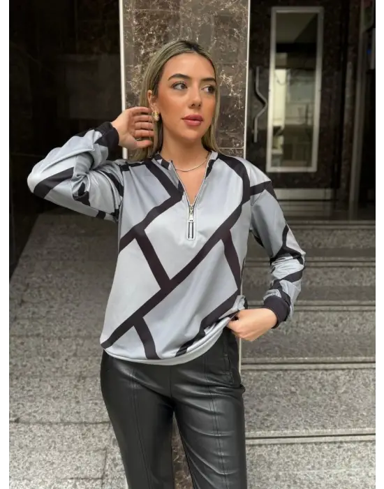 Omarı Desenli Şardonlu Uzun Kollu Kadın Bluz