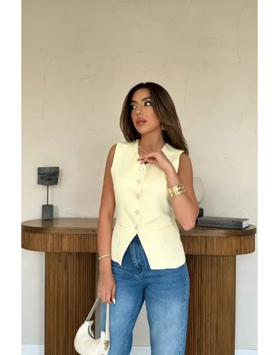 Sarı Belden Oturtma Detaylı Düğmeli Yelek