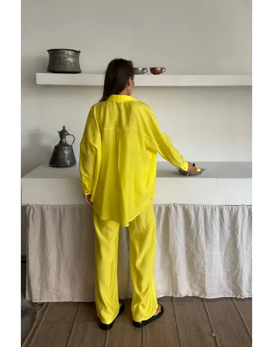 Omarı Rahat Kumaşı ve Şık Tasarımıyla Takım Elbise - Sarı