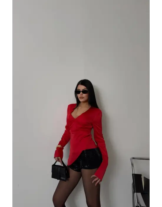 Omarı Satenden Kırmızı Kabarık Bluz - Yumuşak Dokulu, Şık Tasarım