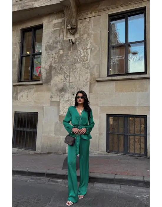 Omarı Yumuşak Saten Takım - Yeşil