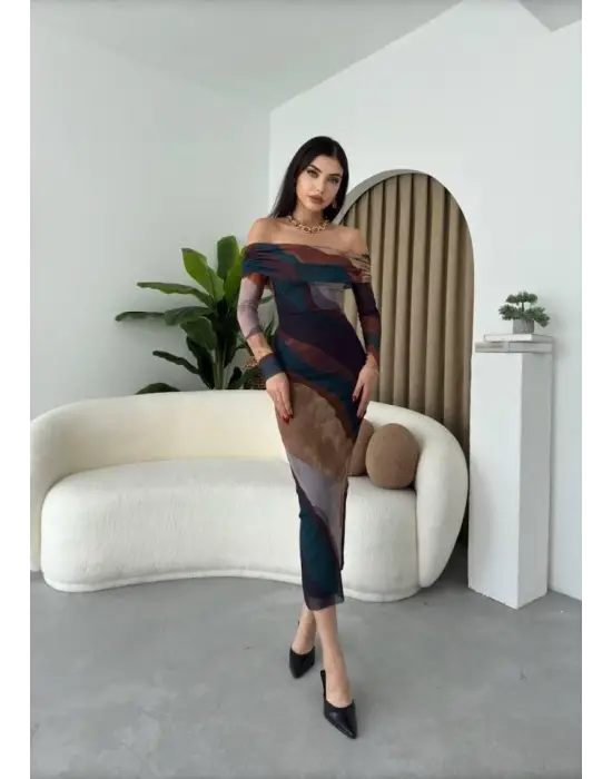 Omarı Zarif Madonna Yaka Tül Elbise