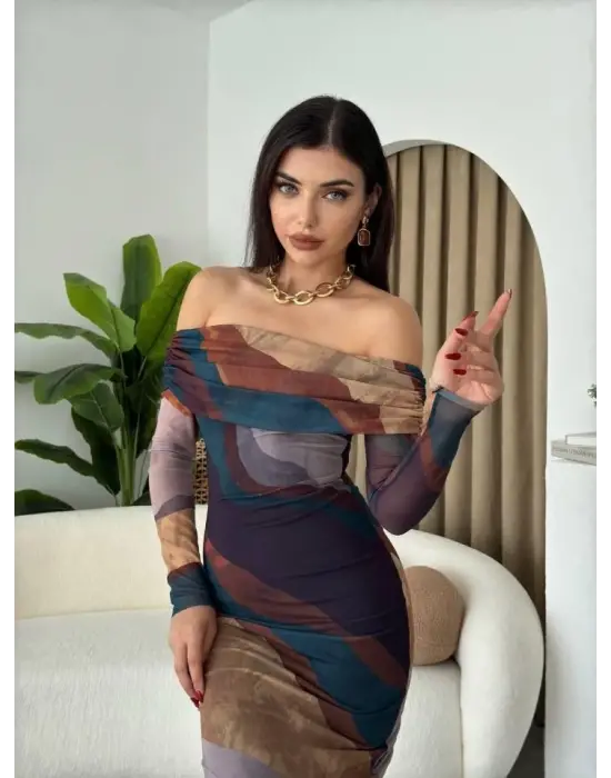 Omarı Zarif Madonna Yaka Tül Elbise