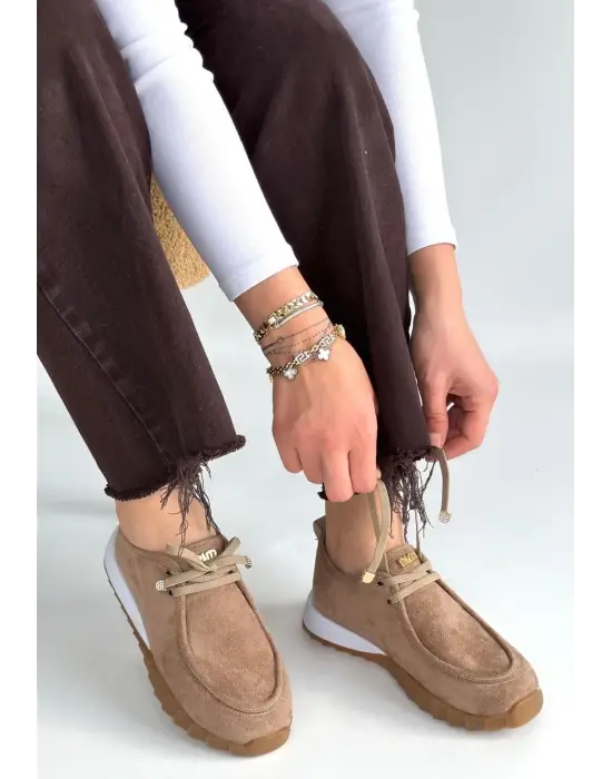 Sier Bej Süet Bağcıklı Spor Ayakkabı